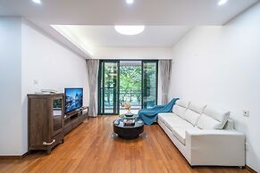 Tyms 2BR APT Lujiazui Renheng Riverside