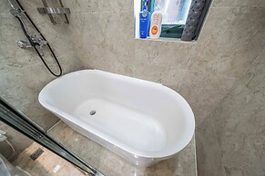 Tyms 2BR APT Lujiazui Renheng Riverside