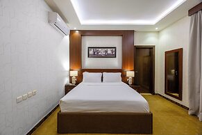 Golden Garden Hotel