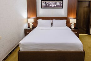 Golden Garden Hotel