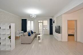 Apartment by Luxe Group MA331