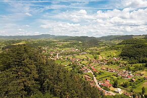 Transylvanian Home - Mountain View, BBQ & Pool