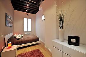 San Polo Apartment with Balcony