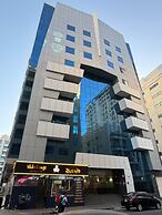 Avari Al Barsha Apartment Hotel