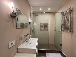 Apartment by Luxe Group MA777