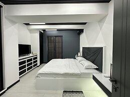 Apartment by Luxe Group MA777