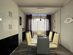 Apartment by Luxe Group MA777