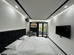 Apartment by Luxe Group MA777