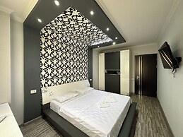 Apartment by Luxe Group MA777