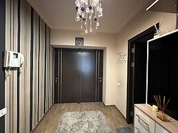 Apartment by Luxe Group MA777