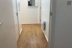 London 1 Bed Apartment Close to Barking Station