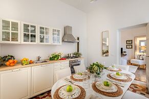 The Fresco Tale a Charming 3 Bedrooms Apartment