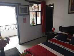 Hostal Flores