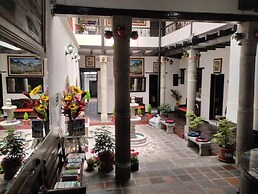 Hostal Flores
