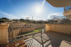 Qala Skyview Penthouse Pool Sunsets BBQ Area