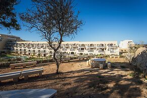 Qala Skyview Penthouse Pool Sunsets BBQ Area