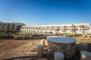 Qala Skyview Penthouse Pool Sunsets BBQ Area