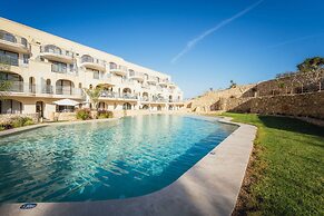 Qala Skyview Penthouse Pool Sunsets BBQ Area