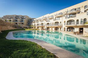 Qala Skyview Penthouse Pool Sunsets BBQ Area