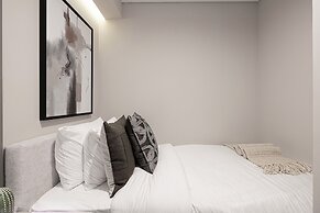 DVH Luxe Retreat 4BR Burj View Apartment