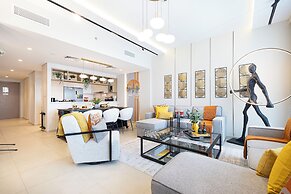 DVH Luxe Retreat 4BR Burj View Apartment