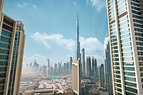 DVH Luxe Retreat 4BR Burj View Apartment