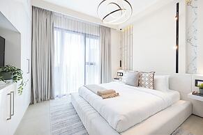 DVH Luxe Retreat 4BR Burj View Apartment