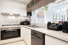 DVH Luxe Retreat 4BR Burj View Apartment