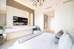 DVH Luxe Retreat 4BR Burj View Apartment