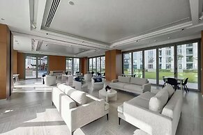 DVH Luxe Retreat 4BR Burj View Apartment