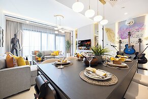 DVH Luxe Retreat 4BR Burj View Apartment