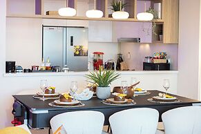 DVH Luxe Retreat 4BR Burj View Apartment
