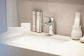 DVH Luxe Retreat 4BR Burj View Apartment