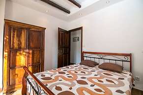 Villa Olympos Close to Anthony Quinn Bay