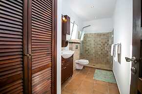 Villa Olympos Close to Anthony Quinn Bay