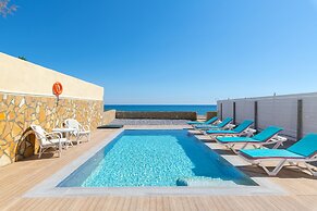 The Cottage South Escape With Beach Front Pool