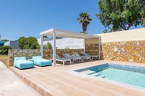 The Cottage South Escape With Beach Front Pool
