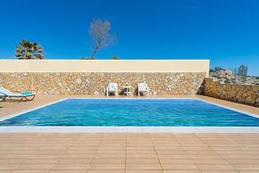 The Cottage South Escape With Beach Front Pool
