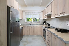 The Cottage South Escape With Beach Front Pool