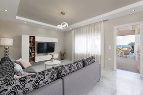The Cottage South Escape With Beach Front Pool