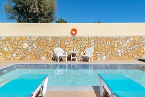 The Cottage South Escape With Beach Front Pool