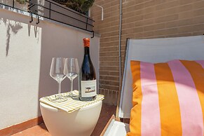 Molo Angioino Suites