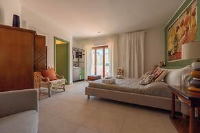 Molo Angioino Suites