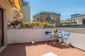 Molo Angioino Suites