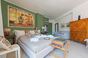 Molo Angioino Suites