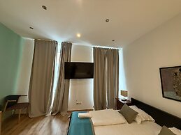 Chic 2BR Apt Steps from Westbahnhof