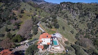Geroulios Kastro Villas