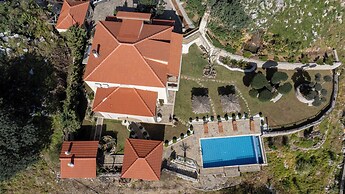 Geroulios Kastro Villas