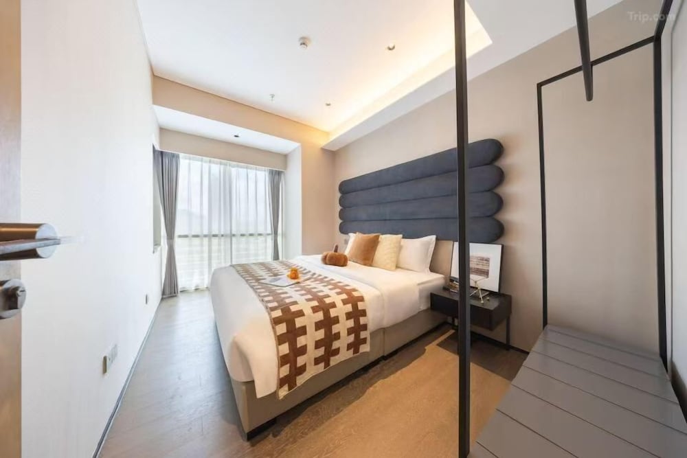 ShenZhen Platinum Collection Service Apt