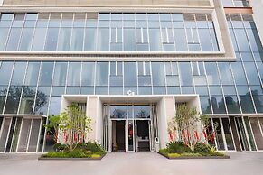 ShenZhen Platinum Collection Service Apt